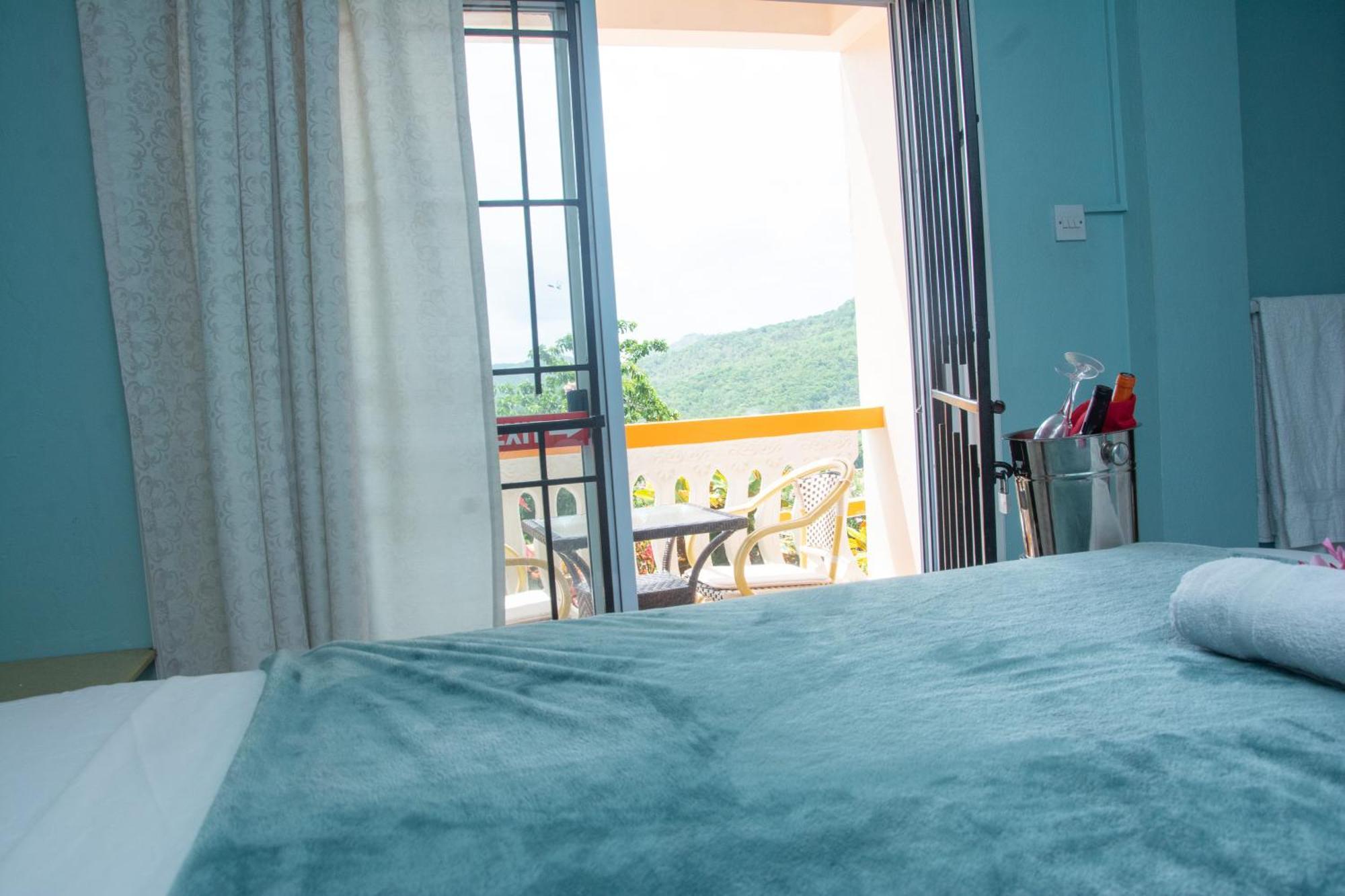 Mountain View Apartments Gros Islet Esterno foto