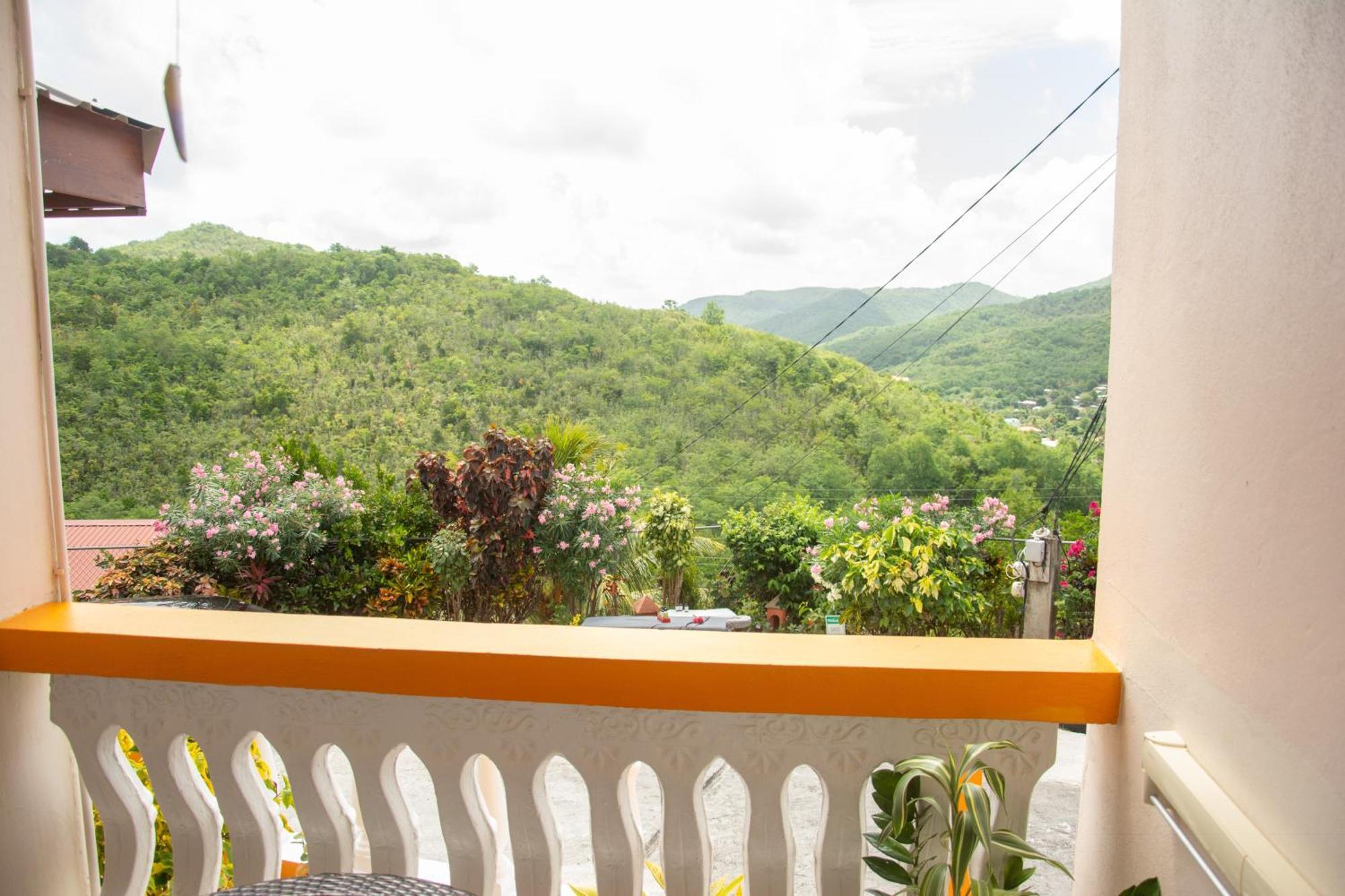 Mountain View Apartments Gros Islet Esterno foto