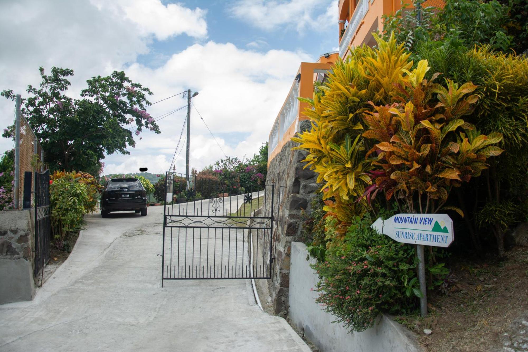 Mountain View Apartments Gros Islet Esterno foto