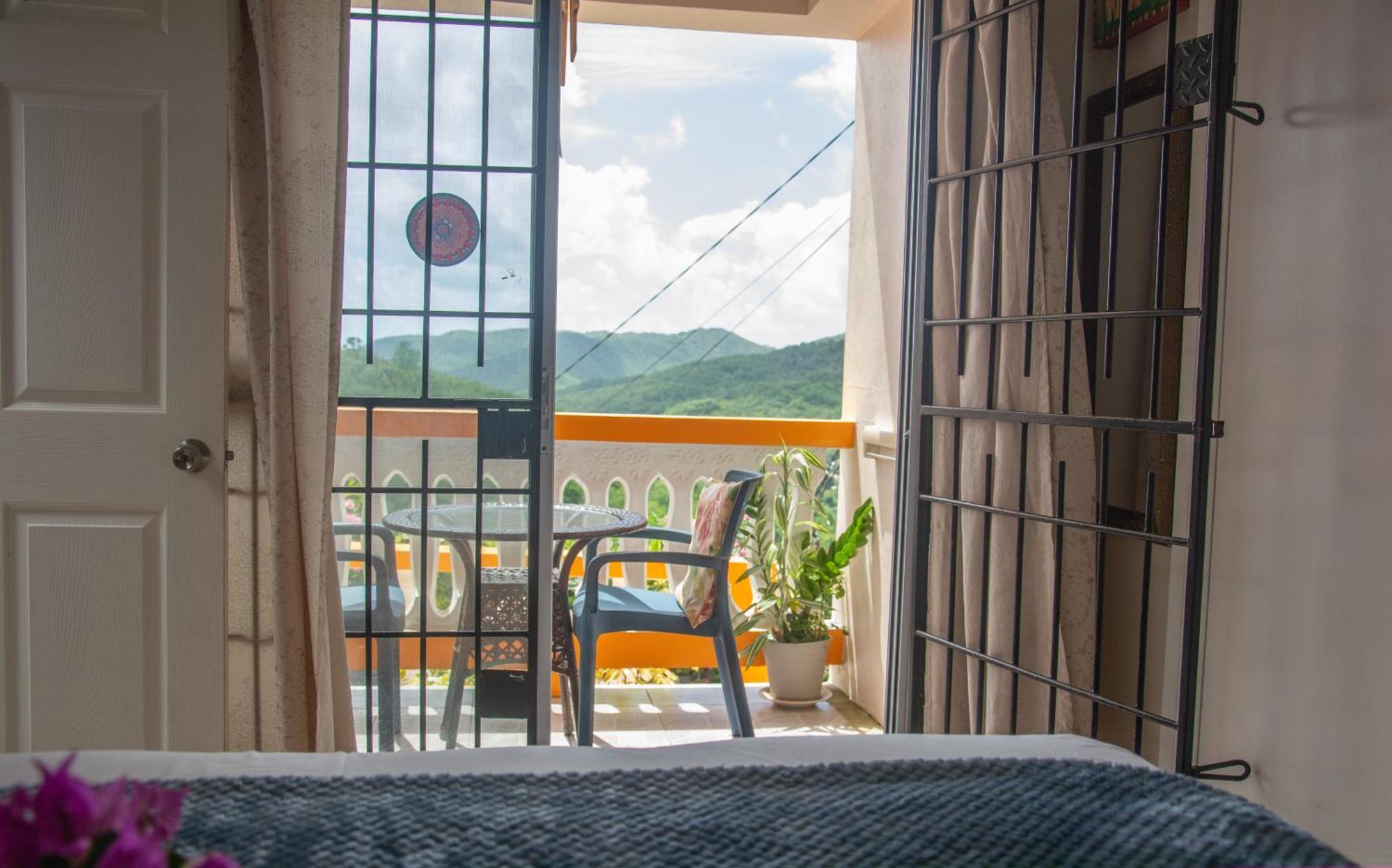Mountain View Apartments Gros Islet Esterno foto